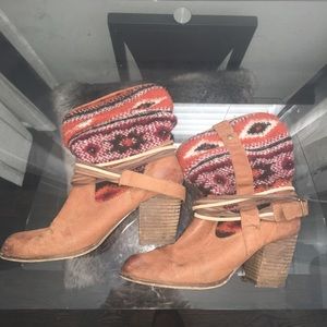 Discontinued Steve Madden mid Booties